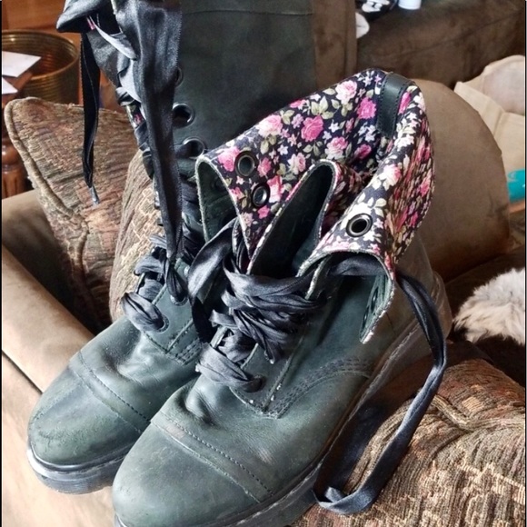Dr. Martens Shoes - Dr. Martens Triumph 1914 boots